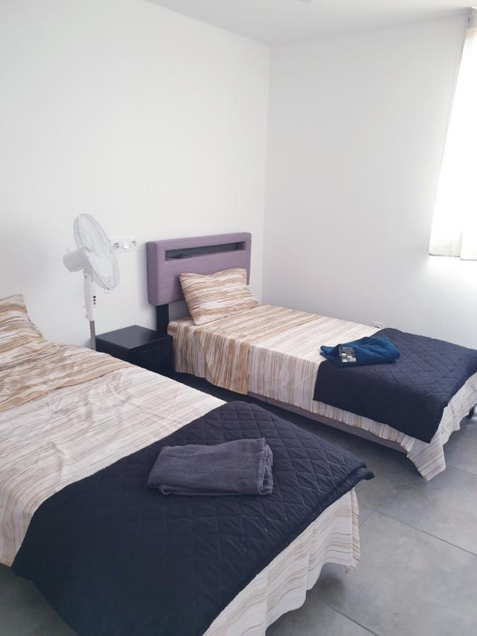 Big Flat Sea Vieuw 95 M2 5 Rooms Near Airport 5 Min Train 3 Min And Tram On Site, Beach 7 Min, 2 Showers And 2 Toilets , Neuf Grand Appartement 95 M2 5 Chambres Proche Aeroport 5 Min Train 3 Min Et Tramway Sur Place, Plage 7 Min 2 Douches Et 2 Wc Vue Nice Buitenkant foto