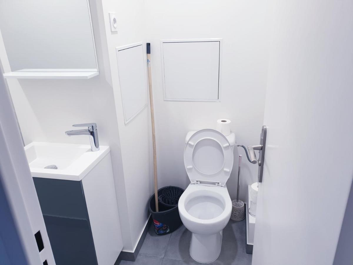 Big Flat Sea Vieuw 95 M2 5 Rooms Near Airport 5 Min Train 3 Min And Tram On Site, Beach 7 Min, 2 Showers And 2 Toilets , Neuf Grand Appartement 95 M2 5 Chambres Proche Aeroport 5 Min Train 3 Min Et Tramway Sur Place, Plage 7 Min 2 Douches Et 2 Wc Vue Nice Buitenkant foto