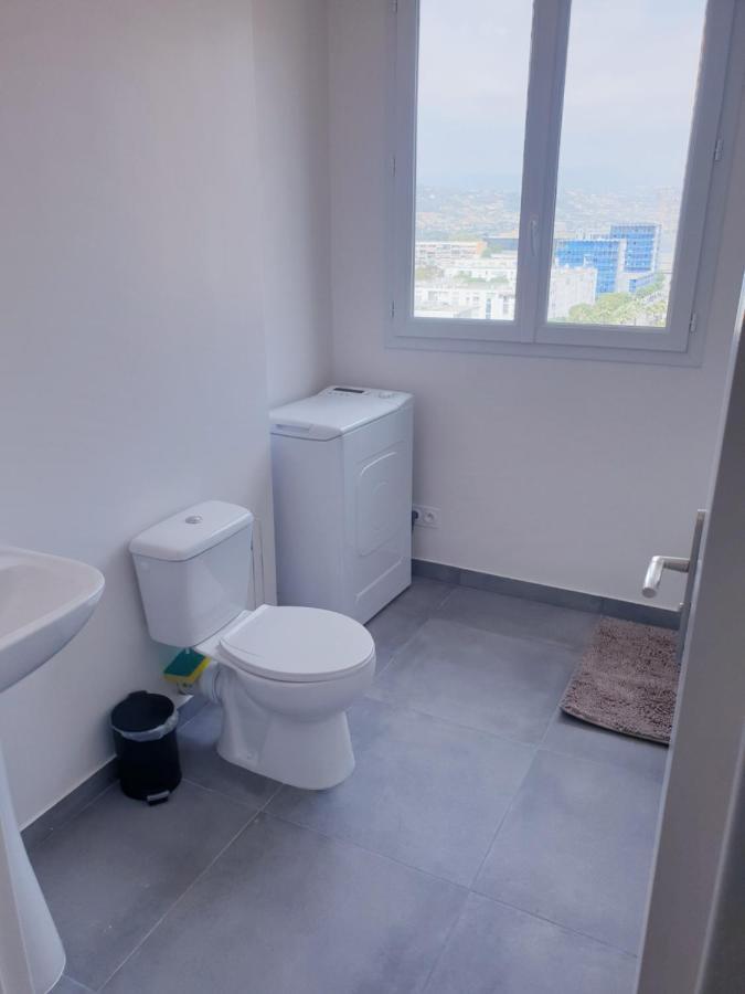 Big Flat Sea Vieuw 95 M2 5 Rooms Near Airport 5 Min Train 3 Min And Tram On Site, Beach 7 Min, 2 Showers And 2 Toilets , Neuf Grand Appartement 95 M2 5 Chambres Proche Aeroport 5 Min Train 3 Min Et Tramway Sur Place, Plage 7 Min 2 Douches Et 2 Wc Vue Nice Buitenkant foto